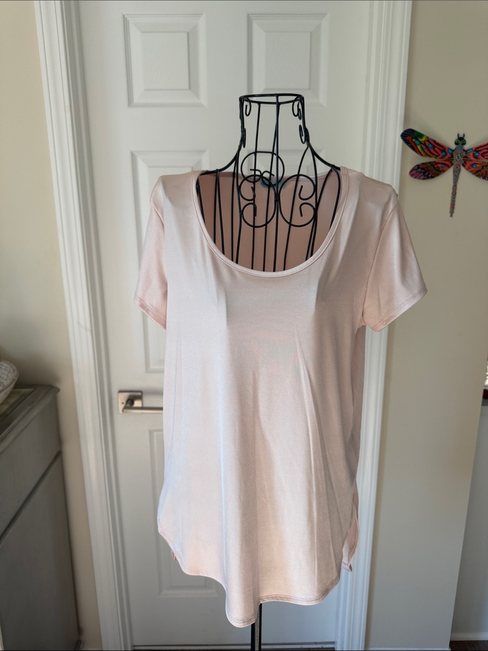 Women's Scoop Neck Short Sleeve Tee in Light Blush